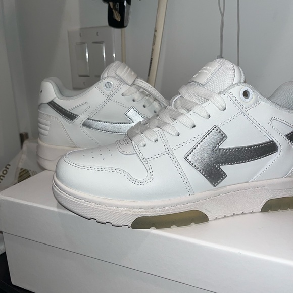 OFF WHITE OUT OF OFFICE SNEAKERS (SILVER) - Picture 9 of 10